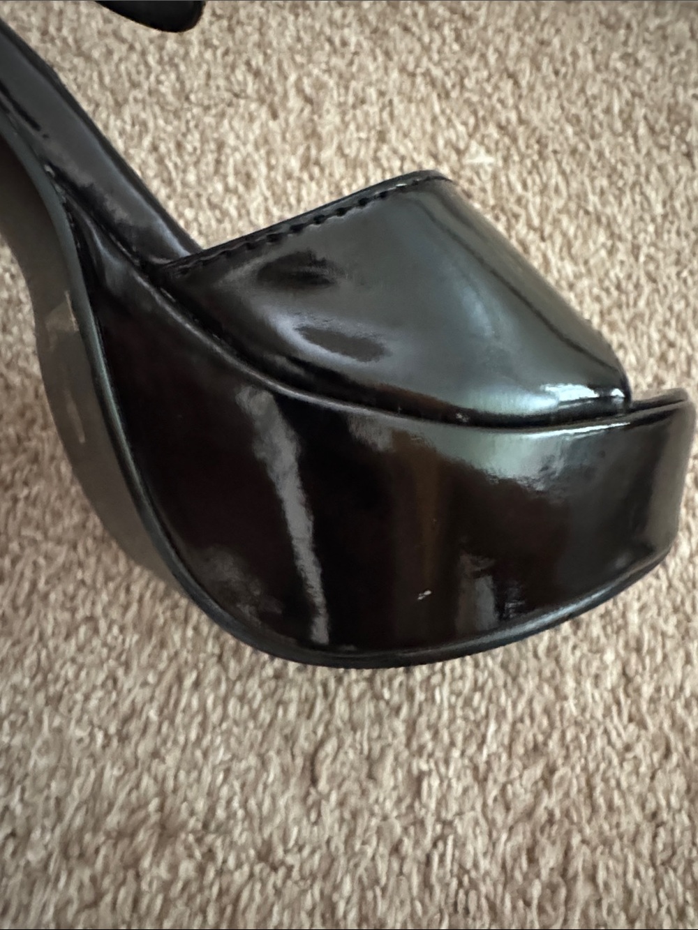 Ellie Juliet Black Patent Leather 5” Platform Heels, Size 8 - Picture 7 of 9